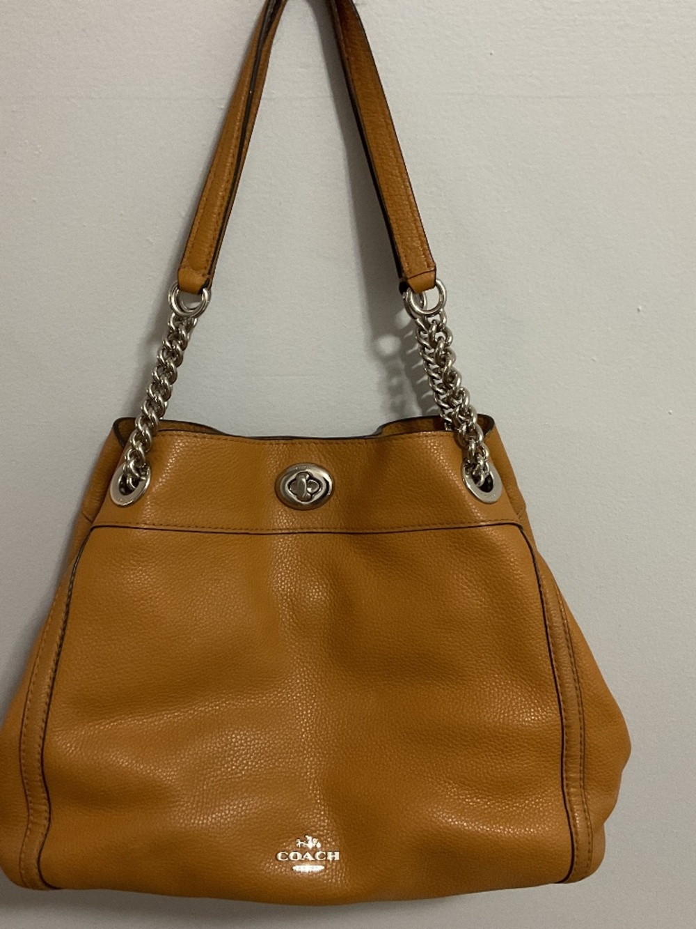 COACH  EDIE Turnlock Pebbled Leather Shoulder Bag w Silver Chain Handle Accent